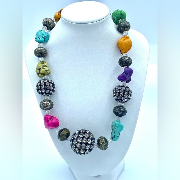You & I vibrant chunky statement necklace crystal gemstone howlite simulation - Picture 2 of 6
